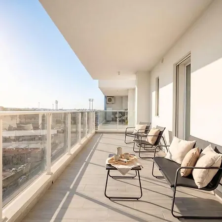 Aparthotel The Essential Vi - Private Parking 3*